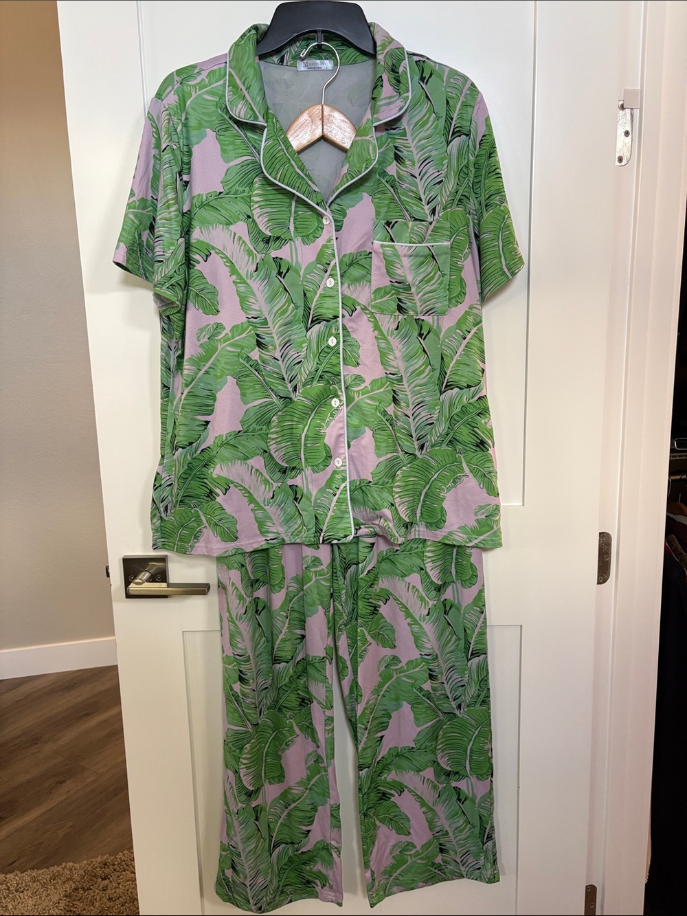 Women's Green Tropical Leaf Short-Sleeve Pajama Set